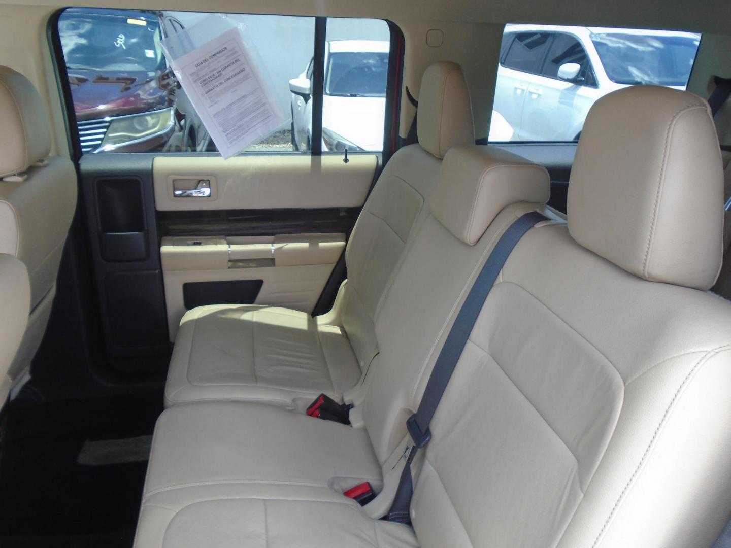 2015 RED /Beige Ford Flex SEL FWD (2FMGK5C8XFB) with an 3.5L V6 DOHC 24V engine, 6-Speed Automatic Overdrive transmission, located at 6112 N Florida Avenue, Tampa, FL, 33604, (888) 521-5131, 27.954929, -82.459534 - 499$ DOWN PLUS TAX & TAG. - Photo#12