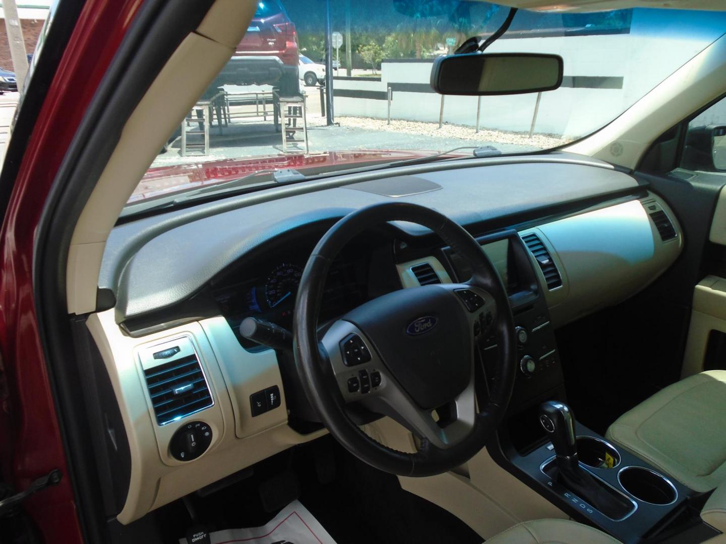 2015 RED /Beige Ford Flex SEL FWD (2FMGK5C8XFB) with an 3.5L V6 DOHC 24V engine, 6-Speed Automatic Overdrive transmission, located at 6112 N Florida Avenue, Tampa, FL, 33604, (888) 521-5131, 27.954929, -82.459534 - 499$ DOWN PLUS TAX & TAG. - Photo#10