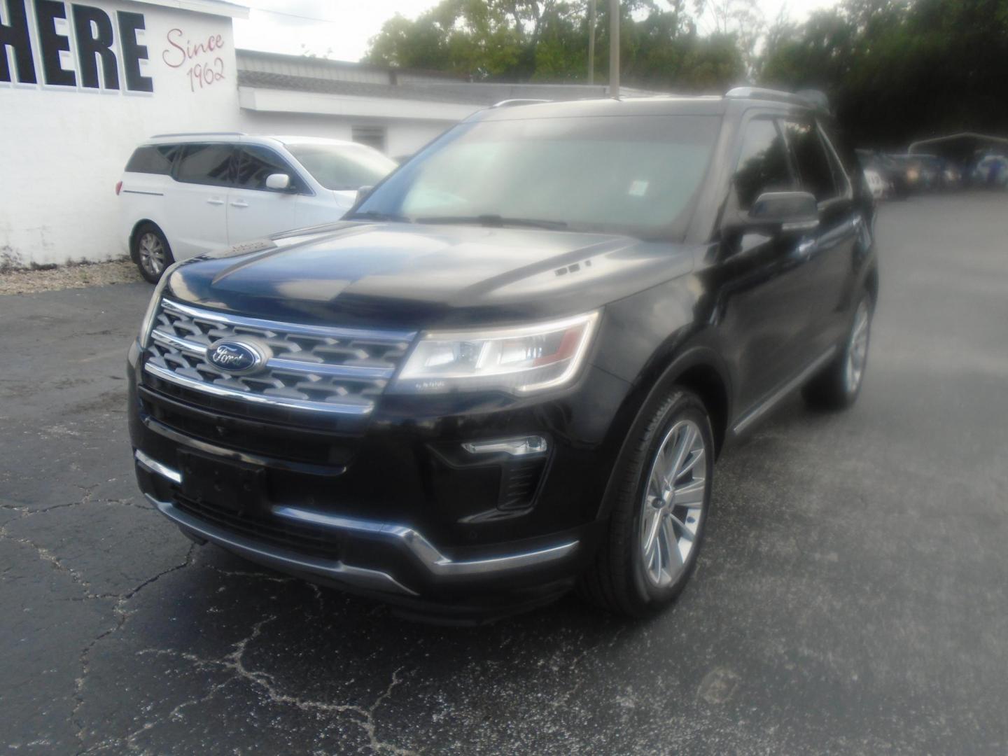 2018 BLACK /Black Ford Explorer Limited 4WD (1FM5K8F82JG) with an 3.5L V6 DOHC 24V engine, 6A transmission, located at 6112 N Florida Avenue, Tampa, FL, 33604, (888) 521-5131, 27.954929, -82.459534 - 499$ DOWN PLUS TAX & TAG - Photo#2