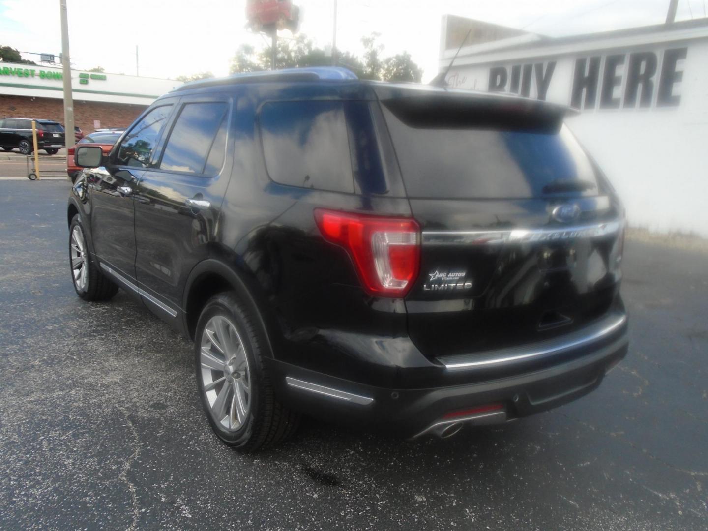 2018 BLACK /Black Ford Explorer Limited 4WD (1FM5K8F82JG) with an 3.5L V6 DOHC 24V engine, 6A transmission, located at 6112 N Florida Avenue, Tampa, FL, 33604, (888) 521-5131, 27.954929, -82.459534 - 499$ DOWN PLUS TAX & TAG - Photo#6
