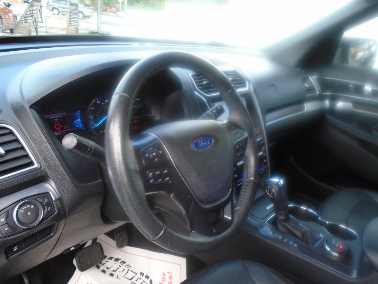 2018 BLACK /Black Ford Explorer Limited 4WD (1FM5K8F82JG) with an 3.5L V6 DOHC 24V engine, 6A transmission, located at 6112 N Florida Avenue, Tampa, FL, 33604, (888) 521-5131, 27.954929, -82.459534 - 499$ DOWN PLUS TAX & TAG - Photo#9