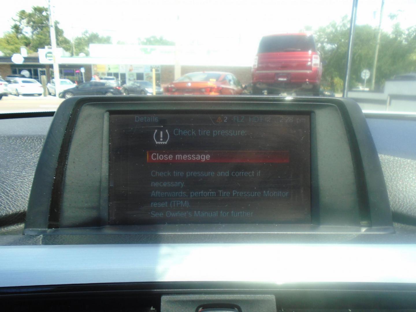 2018 White /Black BMW 3-Series 320i Sedan (WBA8A9C55JA) with an 2.0L L4 DOHC 16V engine, 8A transmission, located at 6112 N Florida Avenue, Tampa, FL, 33604, (888) 521-5131, 27.954929, -82.459534 - 499$ DOWN PLUS TAG & TAX. - Photo#17