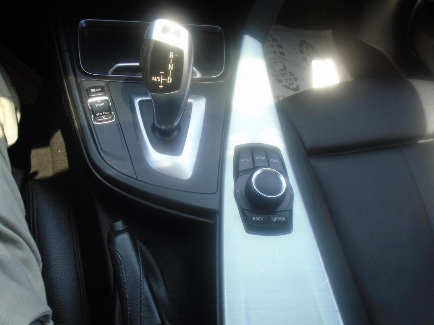 2018 White /Black BMW 3-Series 320i Sedan (WBA8A9C55JA) with an 2.0L L4 DOHC 16V engine, 8A transmission, located at 6112 N Florida Avenue, Tampa, FL, 33604, (888) 521-5131, 27.954929, -82.459534 - 499$ DOWN PLUS TAG & TAX. - Photo#22