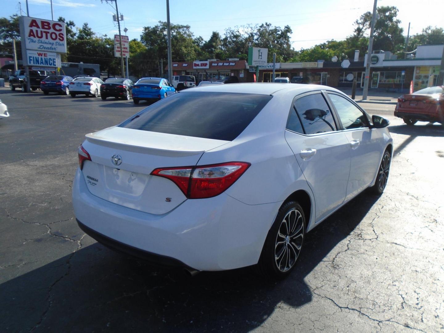 2016 White /GREY Toyota Corolla L 4-Speed AT (5YFBURHE9GP) with an 1.8L L4 DOHC 16V engine, 4A transmission, located at 6112 N Florida Avenue, Tampa, FL, 33604, (888) 521-5131, 27.954929, -82.459534 - 499$ down plus tax & tag. - Photo#5