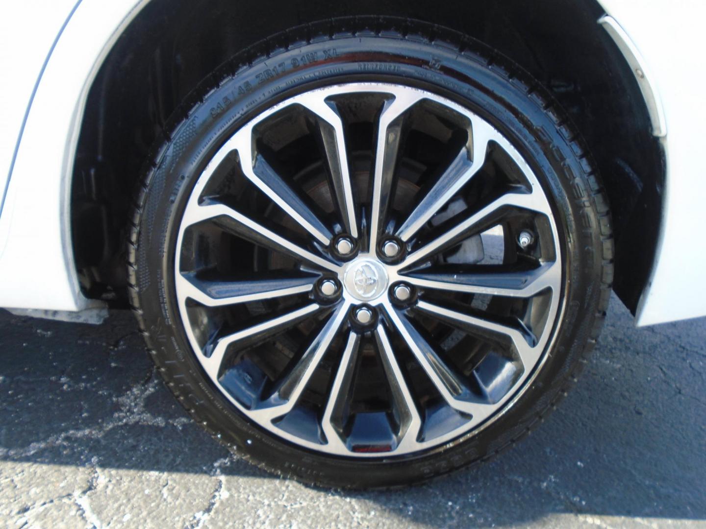 2016 White /GREY Toyota Corolla L 4-Speed AT (5YFBURHE9GP) with an 1.8L L4 DOHC 16V engine, 4A transmission, located at 6112 N Florida Avenue, Tampa, FL, 33604, (888) 521-5131, 27.954929, -82.459534 - 499$ down plus tax & tag. - Photo#7