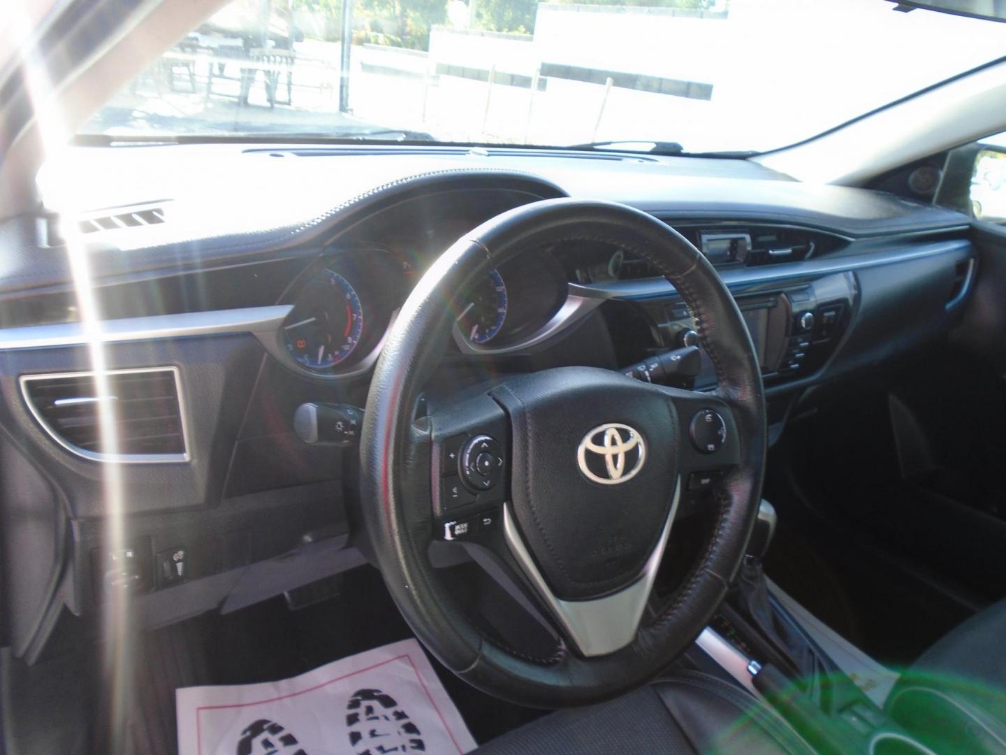 2016 White /GREY Toyota Corolla L 4-Speed AT (5YFBURHE9GP) with an 1.8L L4 DOHC 16V engine, 4A transmission, located at 6112 N Florida Avenue, Tampa, FL, 33604, (888) 521-5131, 27.954929, -82.459534 - 499$ down plus tax & tag. - Photo#11