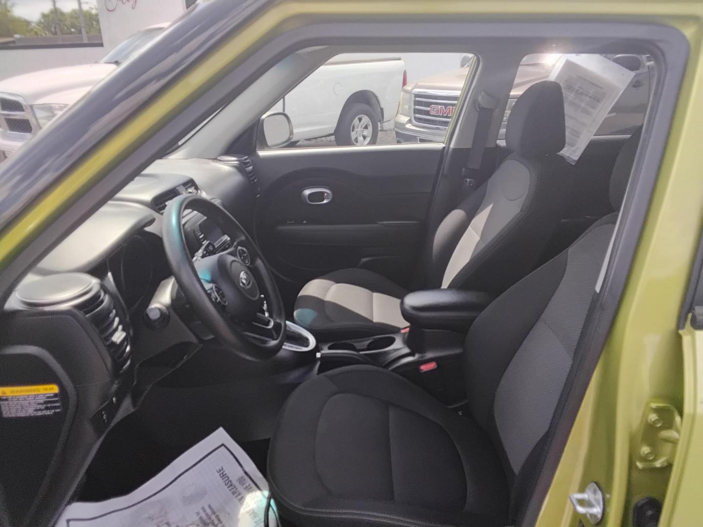 2017 GREEN /Black Kia Soul + (KNDJP3A57H7) with an 2.0L L4 DOHC 16V engine, 6A transmission, located at 5117 SR 674, Wimauma, FL, 33598, (813) 938-5846, 27.712418, -82.322784 - $499 DOWN PLUS TAX & TAG. - Photo#8