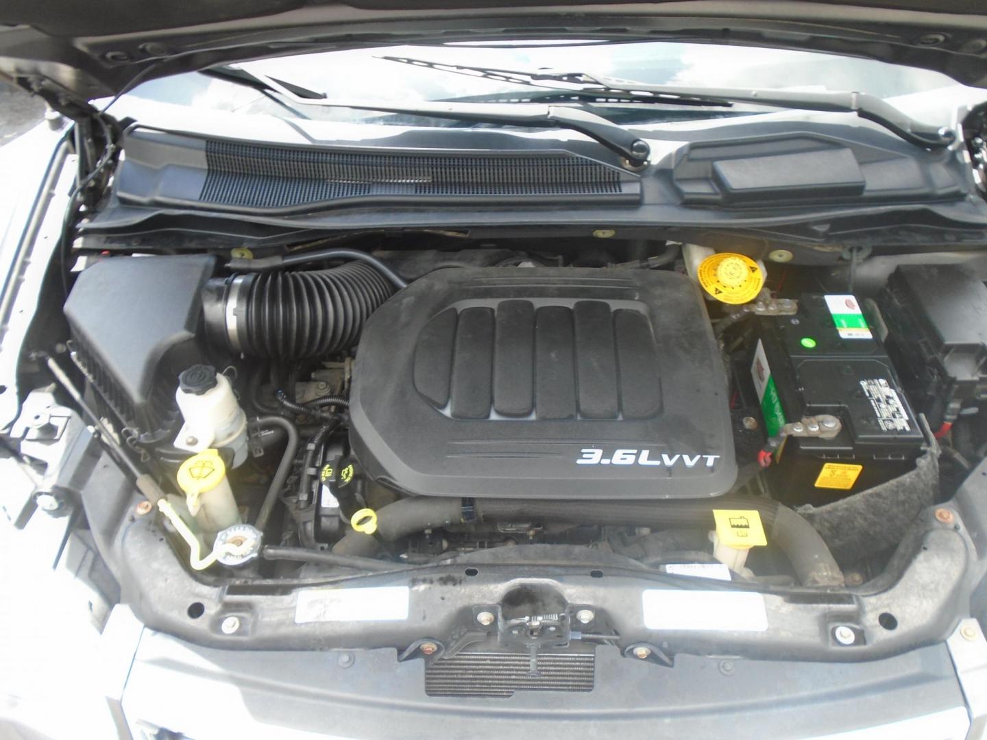 2016 GRAY /Black Chrysler Town & Country Touring (2C4RC1BG0GR) with an 3.6L V6 DOHC 24V engine, 6A transmission, located at 6112 N Florida Avenue, Tampa, FL, 33604, (888) 521-5131, 27.954929, -82.459534 - 499$ down plus tax & tag. - Photo#15