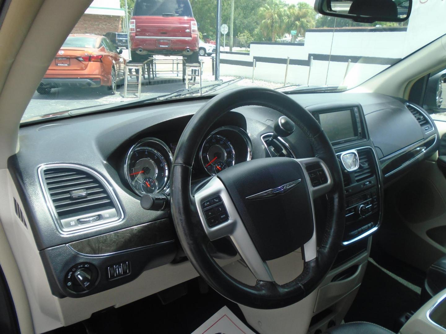 2016 GRAY /Black Chrysler Town & Country Touring (2C4RC1BG0GR) with an 3.6L V6 DOHC 24V engine, 6A transmission, located at 6112 N Florida Avenue, Tampa, FL, 33604, (888) 521-5131, 27.954929, -82.459534 - 499$ down plus tax & tag. - Photo#8