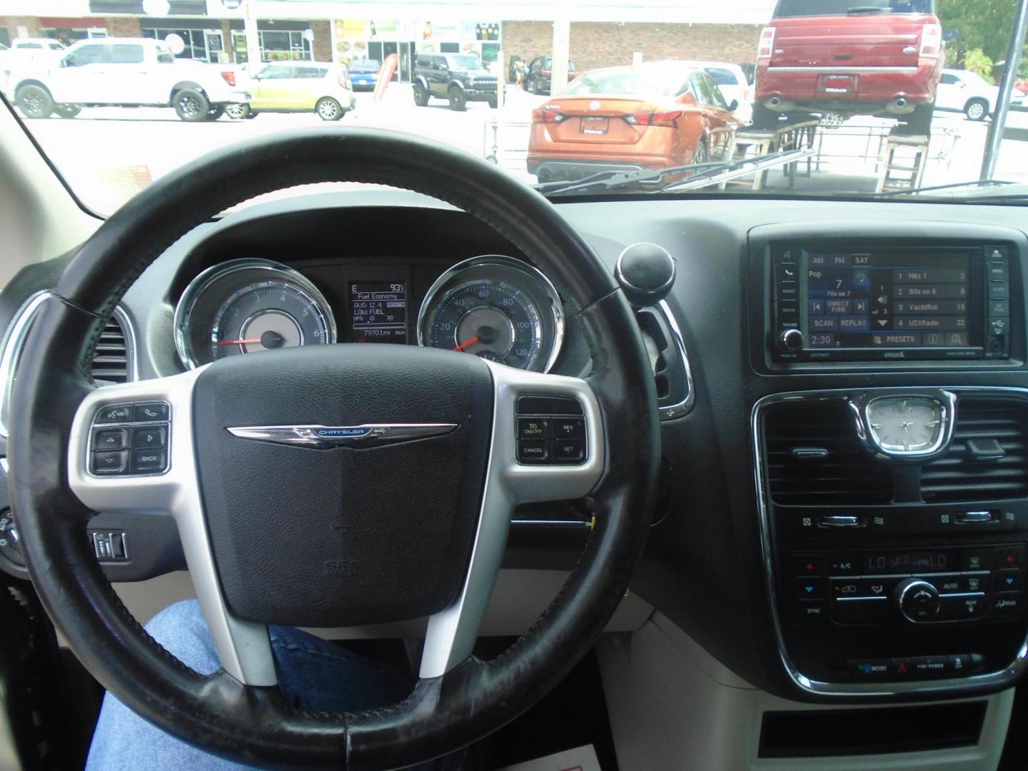 2016 GRAY /Black Chrysler Town & Country Touring (2C4RC1BG0GR) with an 3.6L V6 DOHC 24V engine, 6A transmission, located at 6112 N Florida Avenue, Tampa, FL, 33604, (888) 521-5131, 27.954929, -82.459534 - 499$ down plus tax & tag. - Photo#7