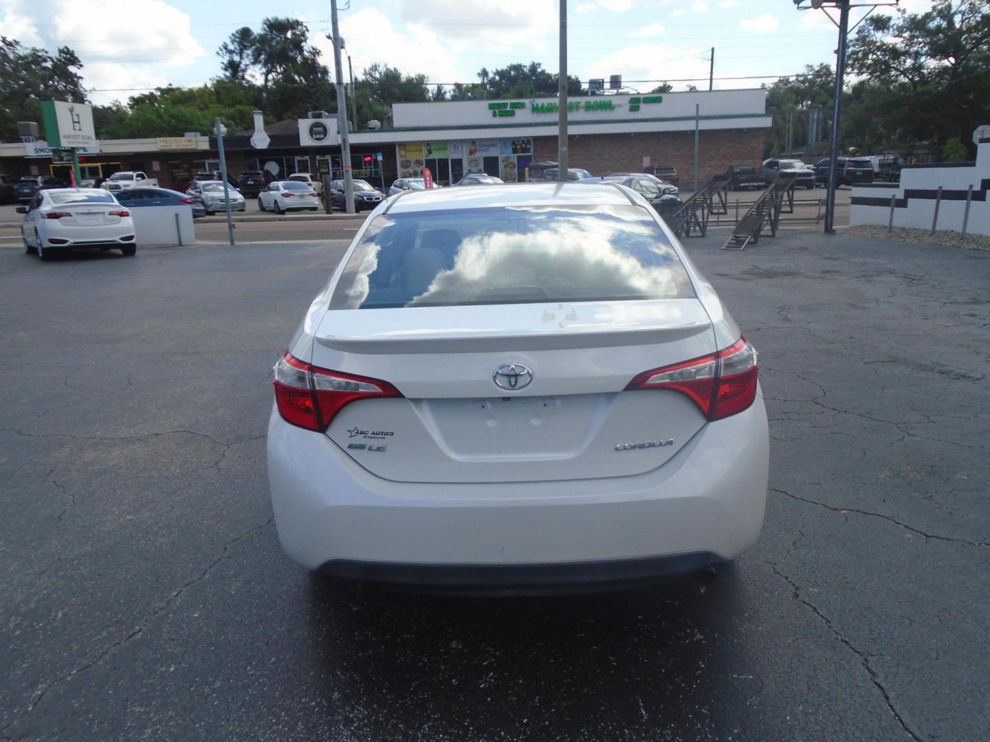 2014 White /Beige Toyota Corolla ECO CVT (5YFBPRHE8EP) with an 1.8L L4 DOHC 16V engine, Continuously Variable Transmission transmission, located at 6112 N Florida Avenue, Tampa, FL, 33604, (888) 521-5131, 27.954929, -82.459534 - 499$ down plus tax & tag. - Photo#4