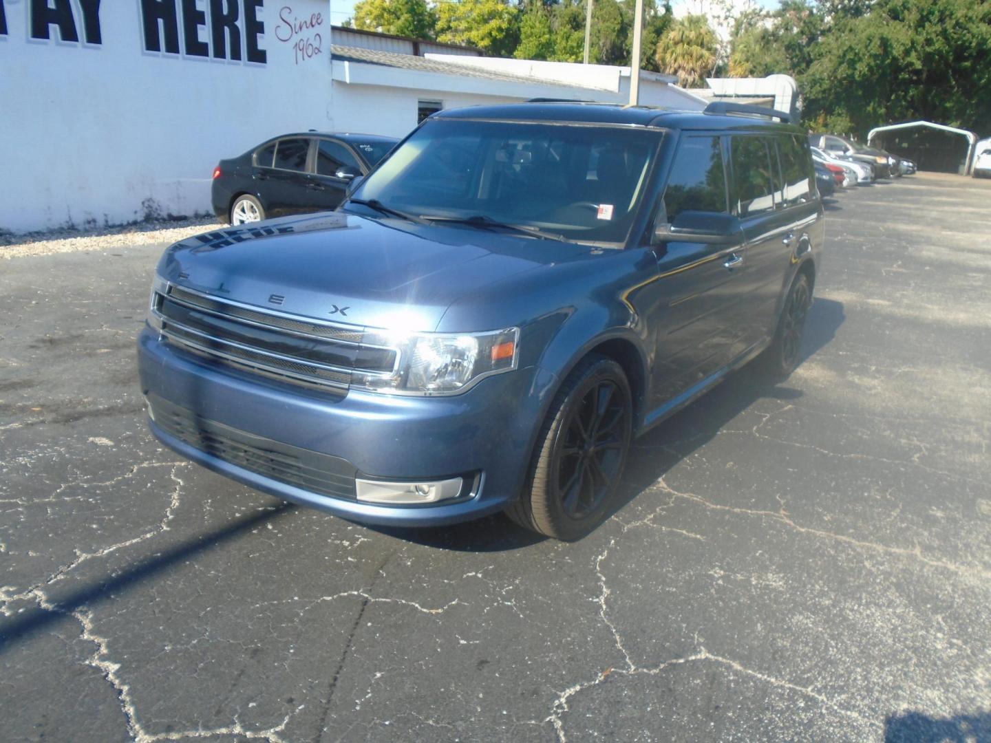 2018 Blue /Beige Ford Flex SEL FWD (2FMGK5C87JB) with an 3.5L V6 DOHC 24V engine, 6A transmission, located at 6112 N Florida Avenue, Tampa, FL, 33604, (888) 521-5131, 27.954929, -82.459534 - 499$ DOWN PLUS TAX & TAG. - Photo#2
