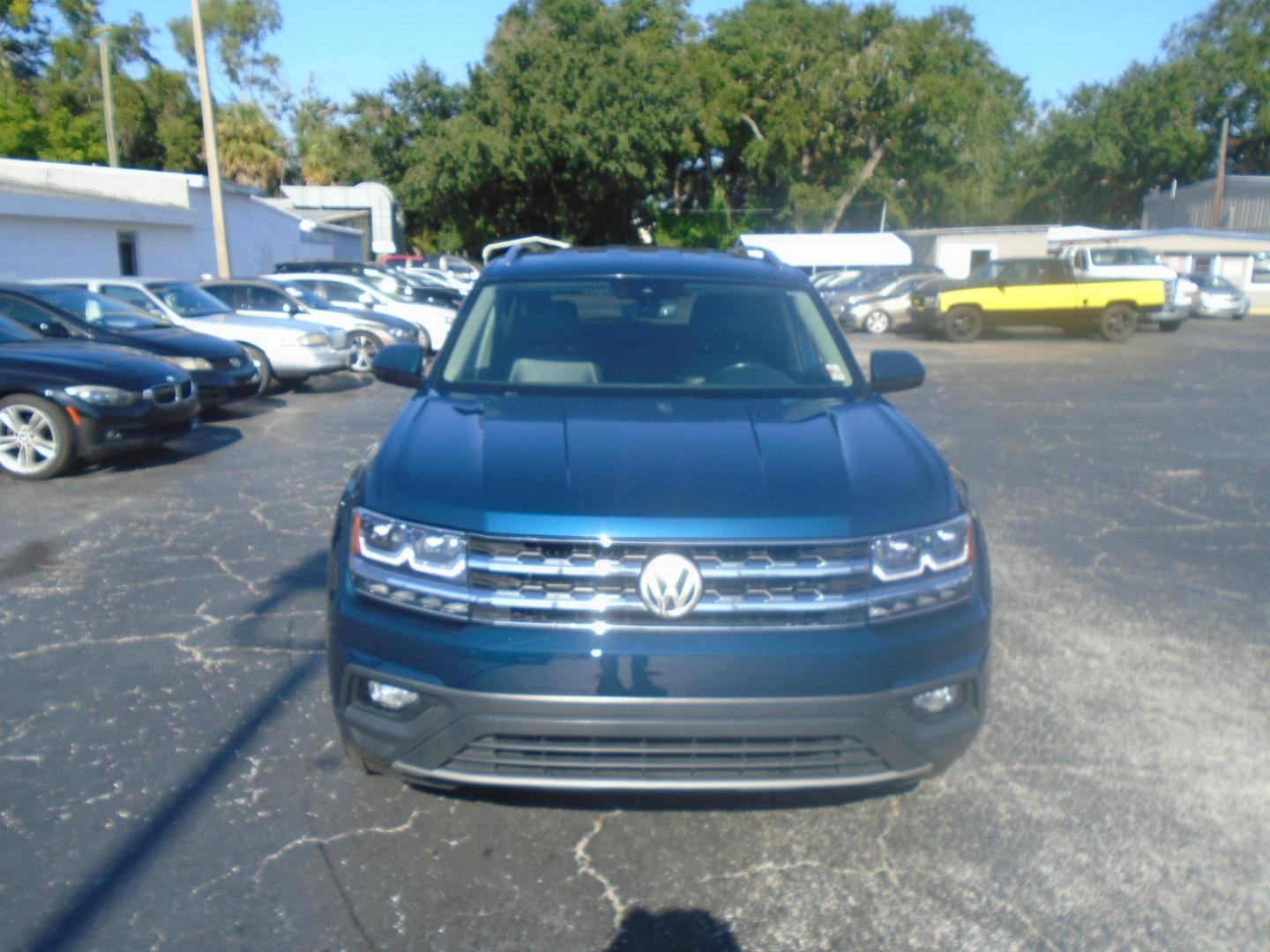 2018 Blue /Black Volkswagen Atlas V6 SE w/Technology (1V2DR2CA8JC) with an 3.6L V6 DOHC 24V engine, 8A transmission, located at 6112 N Florida Avenue, Tampa, FL, 33604, (888) 521-5131, 27.954929, -82.459534 - 499$ DOWN PLUS TAX & TAG. - Photo#1