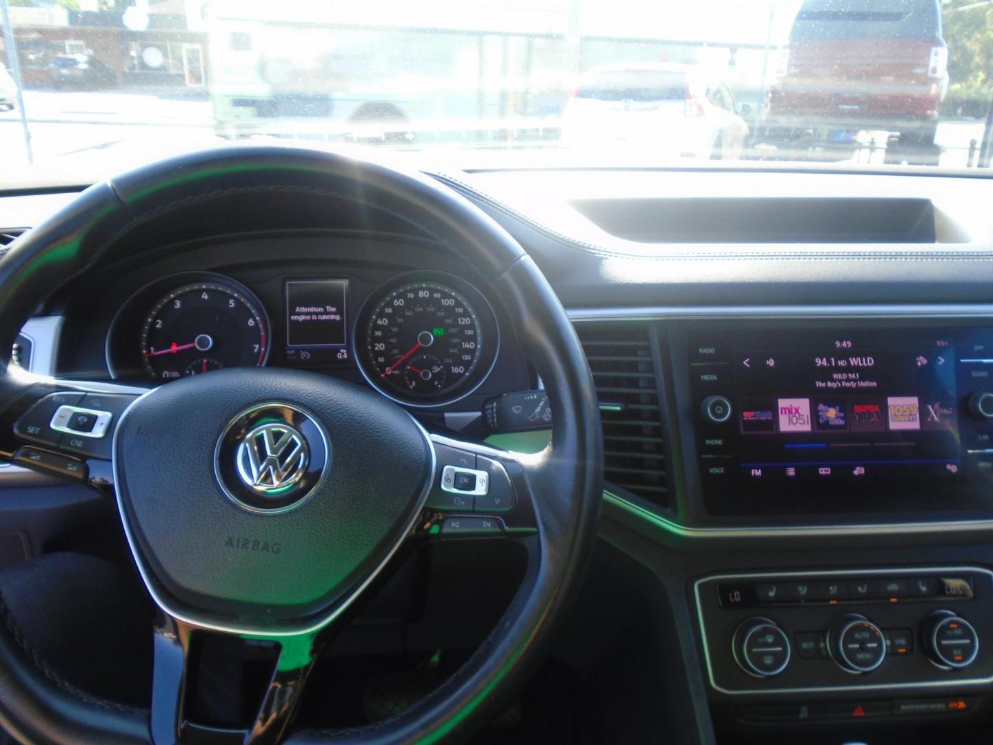 2018 Blue /Black Volkswagen Atlas V6 SE w/Technology (1V2DR2CA8JC) with an 3.6L V6 DOHC 24V engine, 8A transmission, located at 6112 N Florida Avenue, Tampa, FL, 33604, (888) 521-5131, 27.954929, -82.459534 - 499$ DOWN PLUS TAX & TAG. - Photo#9