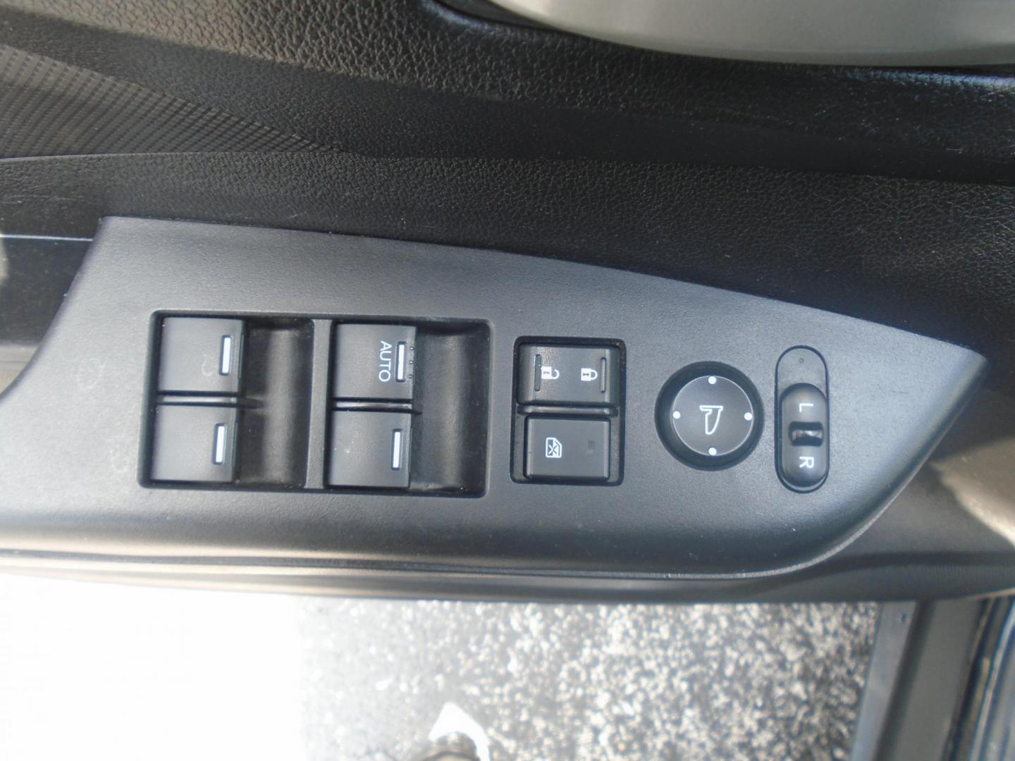 2016 BLACK /GREY Honda CR-V LX AWD (5J6RM4H31GL) with an 2.4L L4 DOHC 16V engine, CVT transmission, located at 6112 N Florida Avenue, Tampa, FL, 33604, (888) 521-5131, 27.954929, -82.459534 - 499$ DOWN PLUS TAX & TAG. - Photo#17