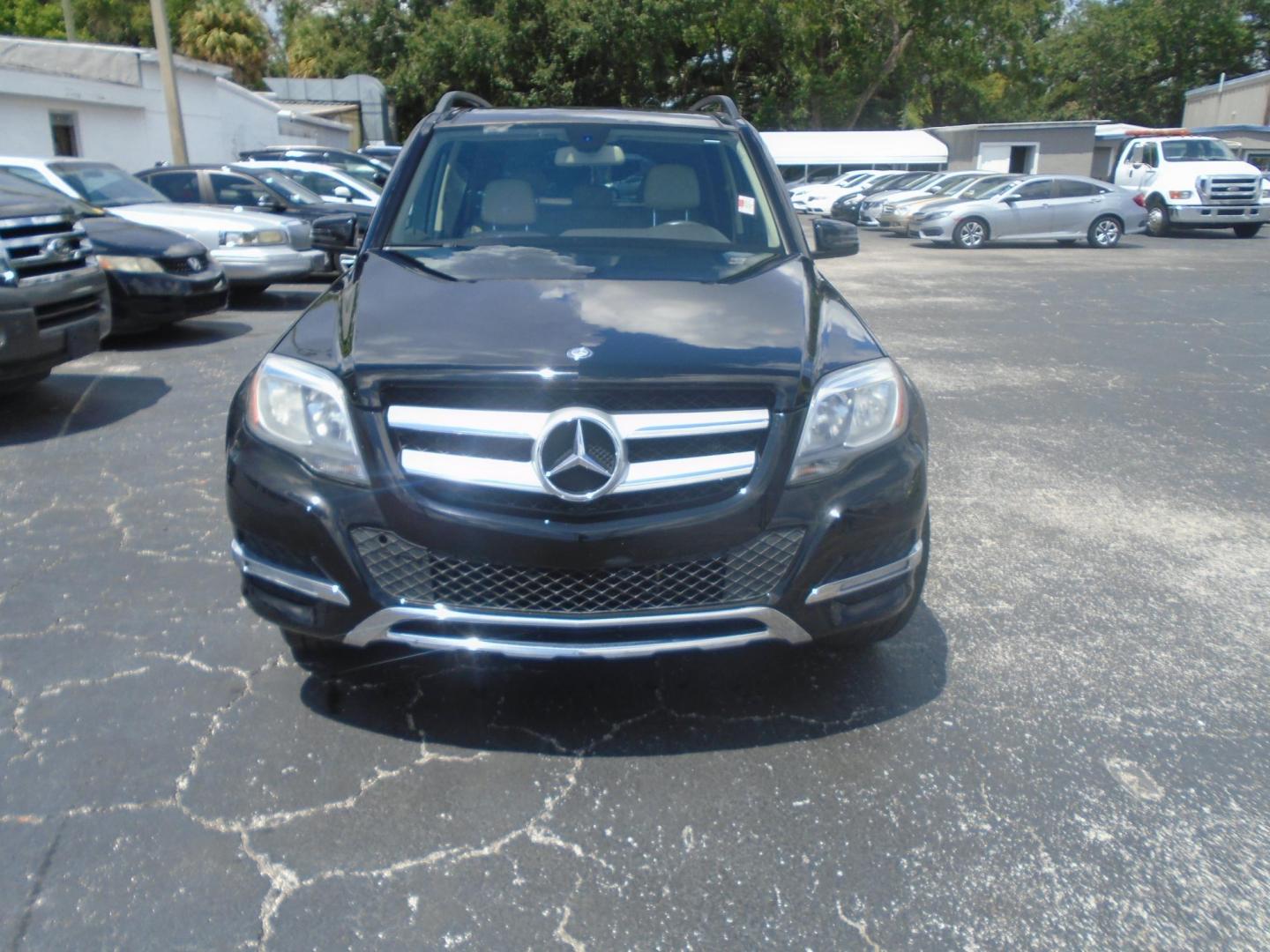 2013 BLACK /Beige Mercedes-Benz GLK-Class GLK350 (WDCGG5HB0DF) with an 3.5L V6 DOHC 24V engine, 7-Speed Automatic transmission, located at 6112 N Florida Avenue, Tampa, FL, 33604, (888) 521-5131, 27.954929, -82.459534 - 499$ down plus tax & tag. - Photo#1