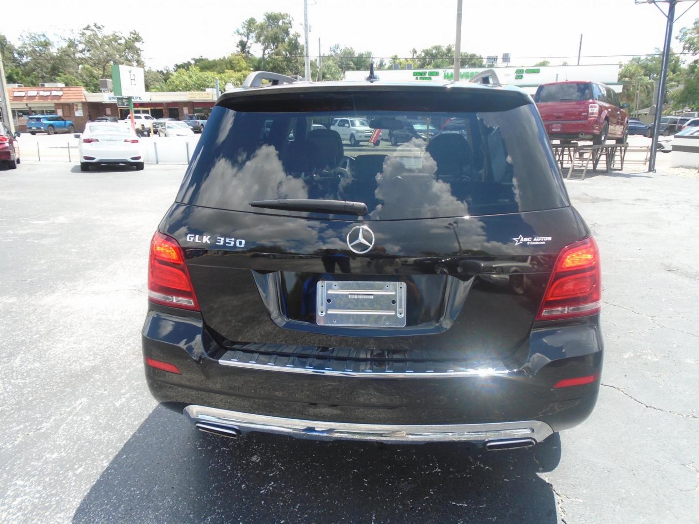 2013 BLACK /Beige Mercedes-Benz GLK-Class GLK350 (WDCGG5HB0DF) with an 3.5L V6 DOHC 24V engine, 7-Speed Automatic transmission, located at 6112 N Florida Avenue, Tampa, FL, 33604, (888) 521-5131, 27.954929, -82.459534 - 499$ down plus tax & tag. - Photo#4