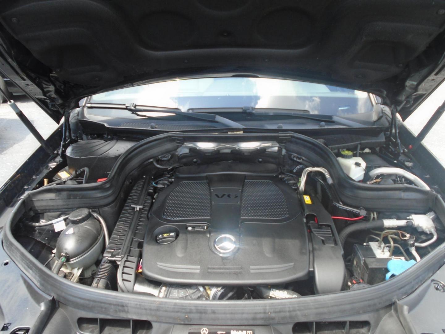 2013 BLACK /Beige Mercedes-Benz GLK-Class GLK350 (WDCGG5HB0DF) with an 3.5L V6 DOHC 24V engine, 7-Speed Automatic transmission, located at 6112 N Florida Avenue, Tampa, FL, 33604, (888) 521-5131, 27.954929, -82.459534 - 499$ down plus tax & tag. - Photo#15