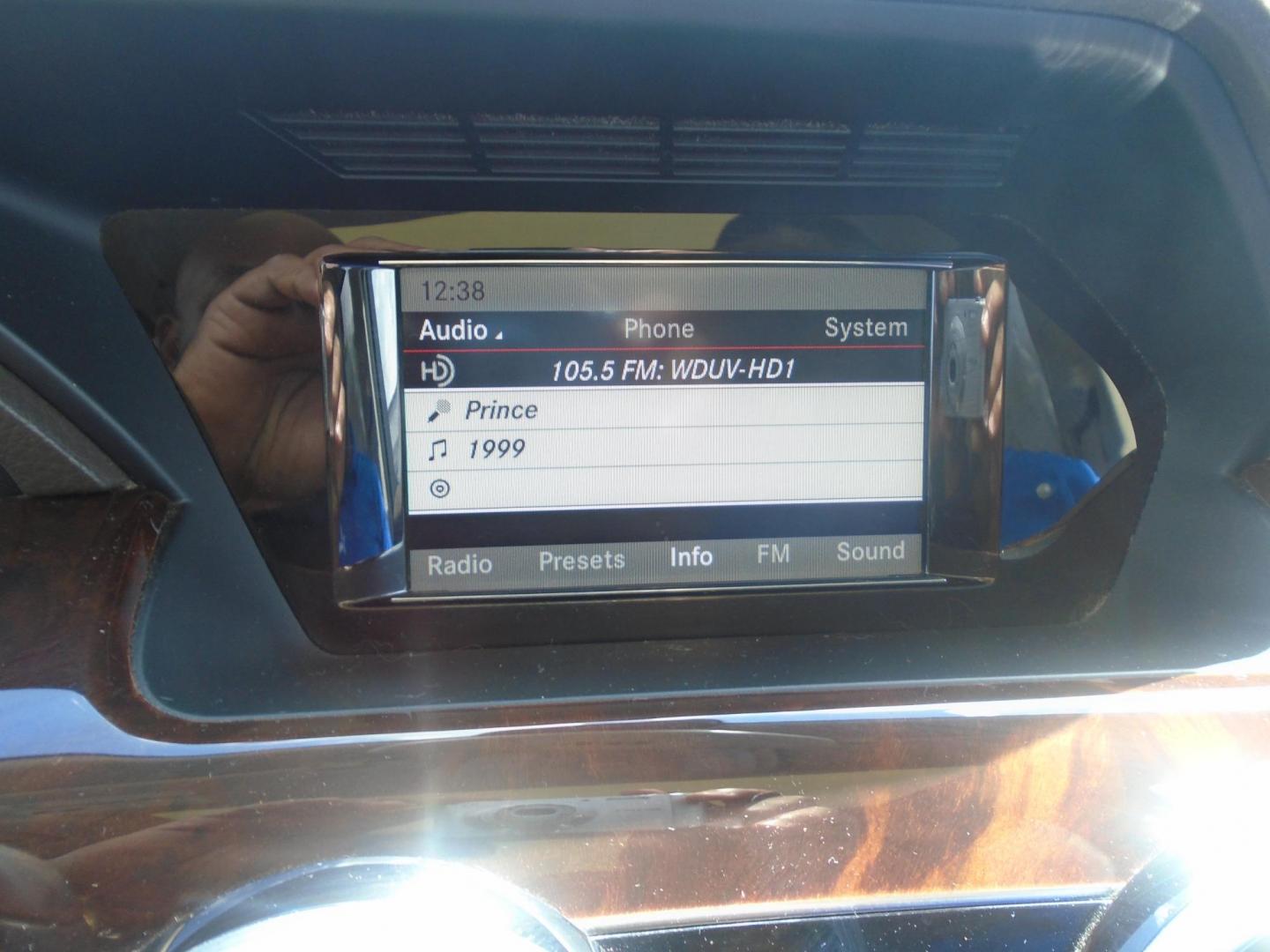 2013 BLACK /Beige Mercedes-Benz GLK-Class GLK350 (WDCGG5HB0DF) with an 3.5L V6 DOHC 24V engine, 7-Speed Automatic transmission, located at 6112 N Florida Avenue, Tampa, FL, 33604, (888) 521-5131, 27.954929, -82.459534 - 499$ down plus tax & tag. - Photo#12