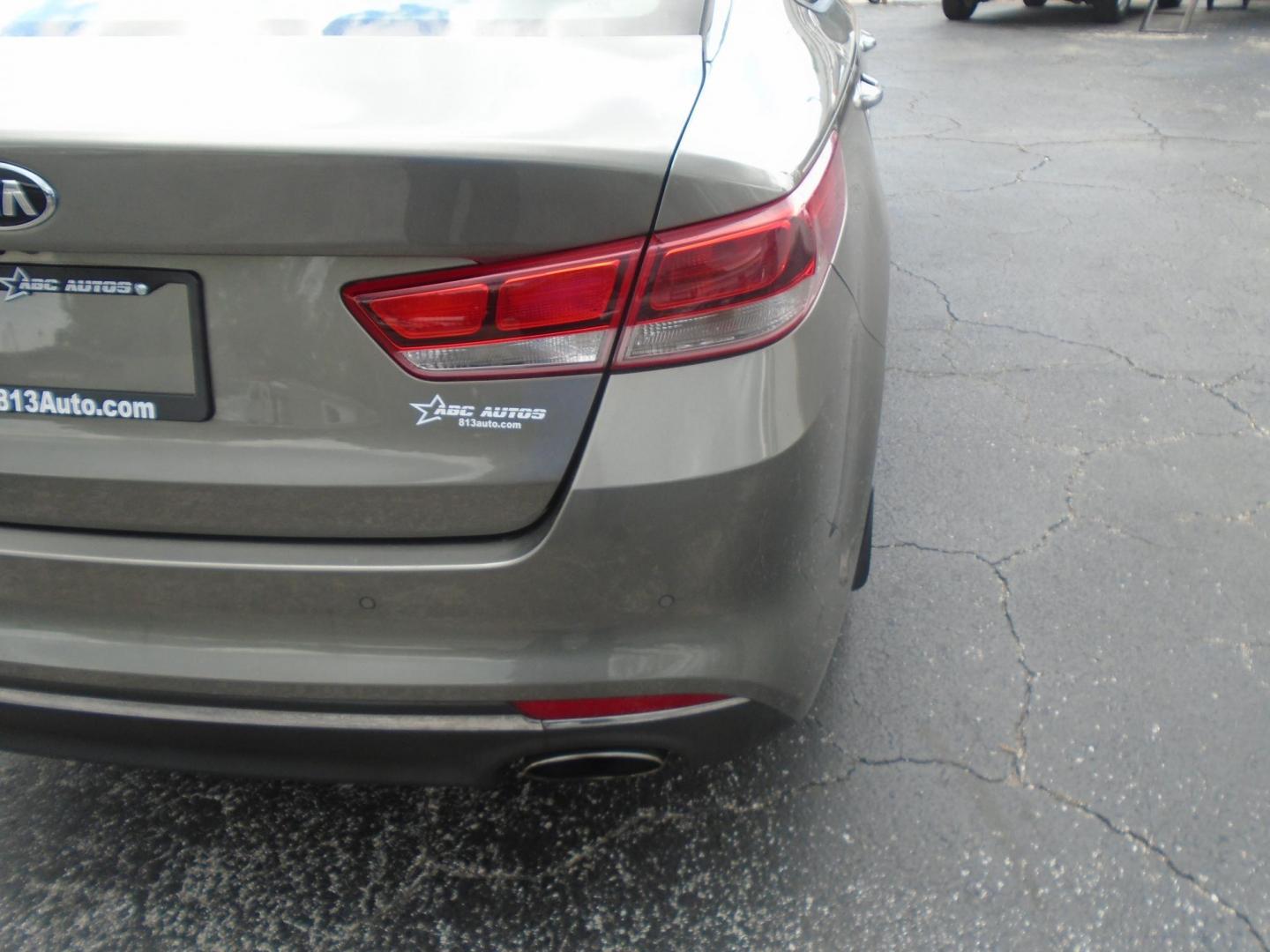 2018 GRAY /Grey Kia Optima LX (5XXGT4L35JG) with an 2.4L L4 DOHC 16V engine, 6A transmission, located at 6112 N Florida Avenue, Tampa, FL, 33604, (888) 521-5131, 27.954929, -82.459534 - 499$ down plus tax & tag. - Photo#11