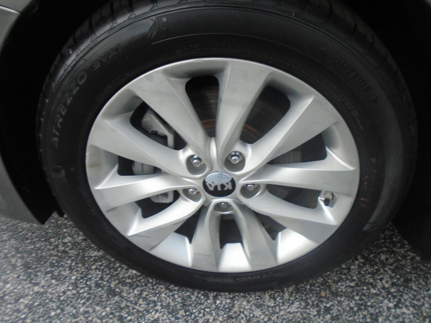 2018 GRAY /Grey Kia Optima LX (5XXGT4L35JG) with an 2.4L L4 DOHC 16V engine, 6A transmission, located at 6112 N Florida Avenue, Tampa, FL, 33604, (888) 521-5131, 27.954929, -82.459534 - 499$ down plus tax & tag. - Photo#24