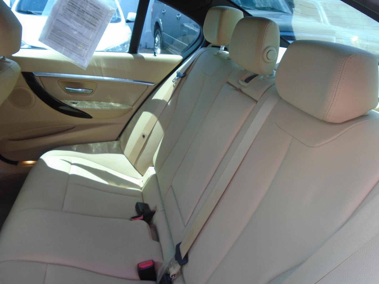 2016 SILVER /Beige BMW 3-Series 328i SULEV (WBA8E9G59GN) with an 2.0L L4 DOHC 16V engine, located at 6112 N Florida Avenue, Tampa, FL, 33604, (888) 521-5131, 27.954929, -82.459534 - 499$ down plus tax & tag. - Photo#12