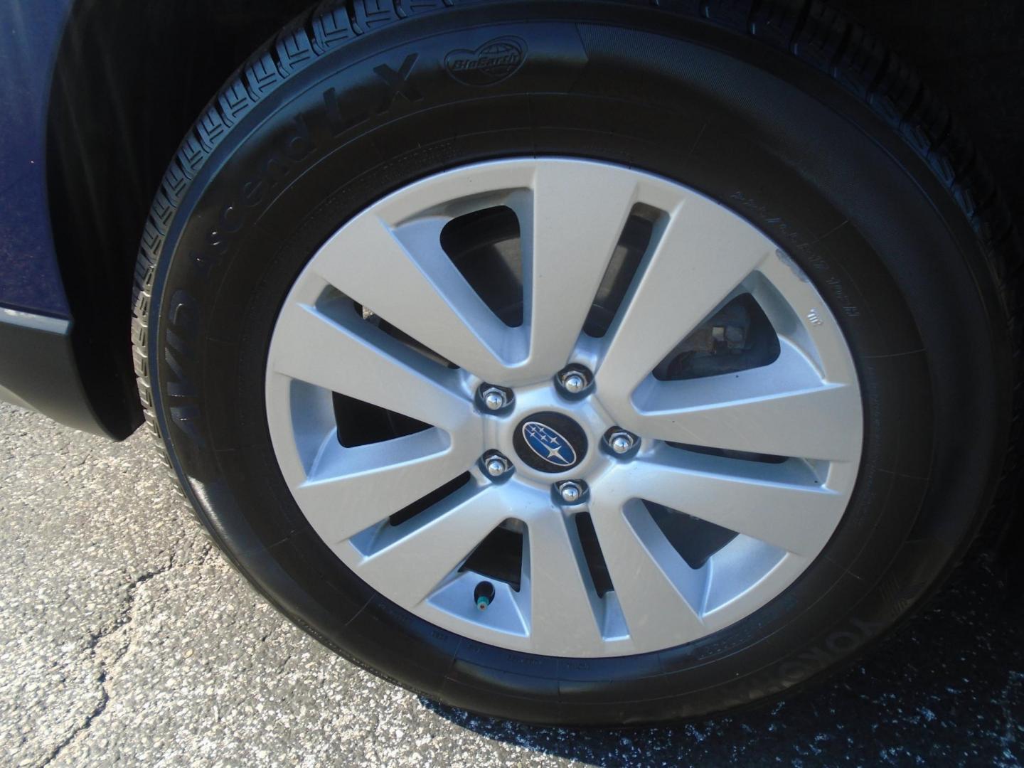 2017 Blue /Beige Subaru Outback 2.5i Premium (4S4BSAFCXH3) with an 2.5L H4 DOHC 16V engine, CVT transmission, located at 6112 N Florida Avenue, Tampa, FL, 33604, (888) 521-5131, 27.954929, -82.459534 - 499$ DOWN PLUS TAX & TAG. - Photo#14