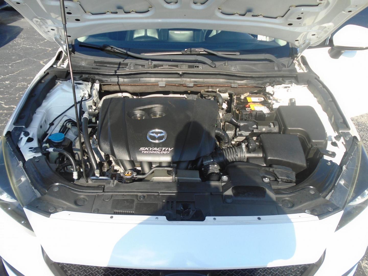 2017 White /BLACK Mazda MAZDA3 i Touring AT 5-Door (JM1BN1L77H1) with an 2.0L L4 DOHC 16V engine, 6A transmission, located at 6112 N Florida Avenue, Tampa, FL, 33604, (888) 521-5131, 27.954929, -82.459534 - 499$ down plus tax & tag. - Photo#15