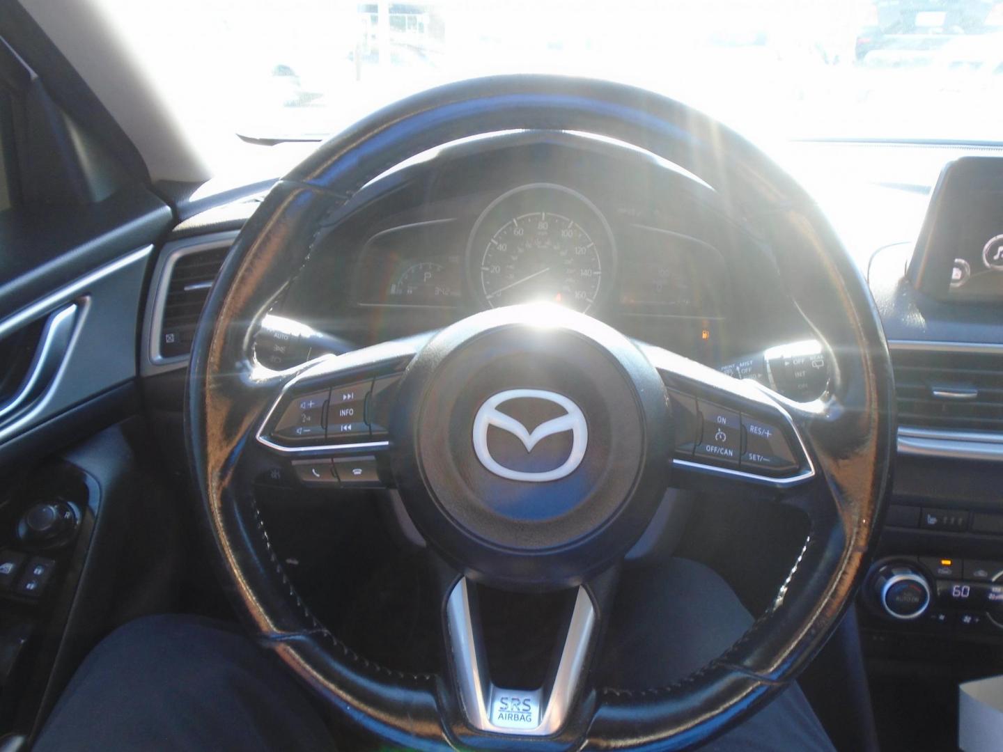 2017 White /BLACK Mazda MAZDA3 i Touring AT 5-Door (JM1BN1L77H1) with an 2.0L L4 DOHC 16V engine, 6A transmission, located at 6112 N Florida Avenue, Tampa, FL, 33604, (888) 521-5131, 27.954929, -82.459534 - 499$ down plus tax & tag. - Photo#8