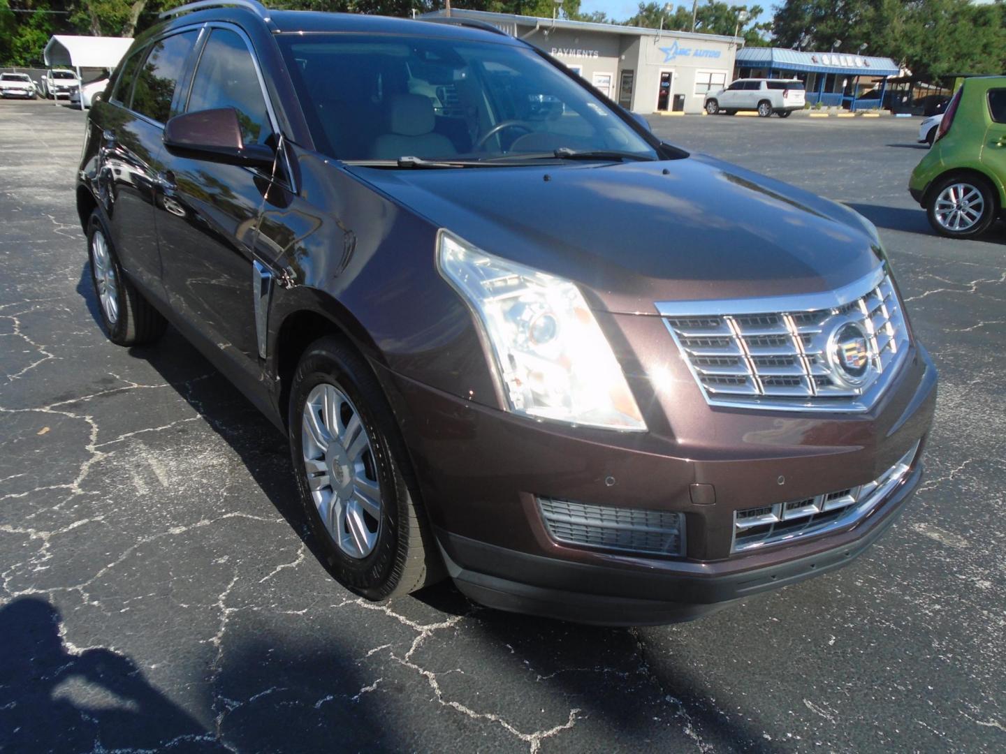2015 BROWN /Beige Cadillac SRX Luxury Collection FWD (3GYFNBE3XFS) with an 3.6L V6 DOHC 24V FFV engine, 6-Speed Automatic transmission, located at 6112 N Florida Avenue, Tampa, FL, 33604, (888) 521-5131, 27.954929, -82.459534 - 499$ down plus tax & tag. - Photo#3