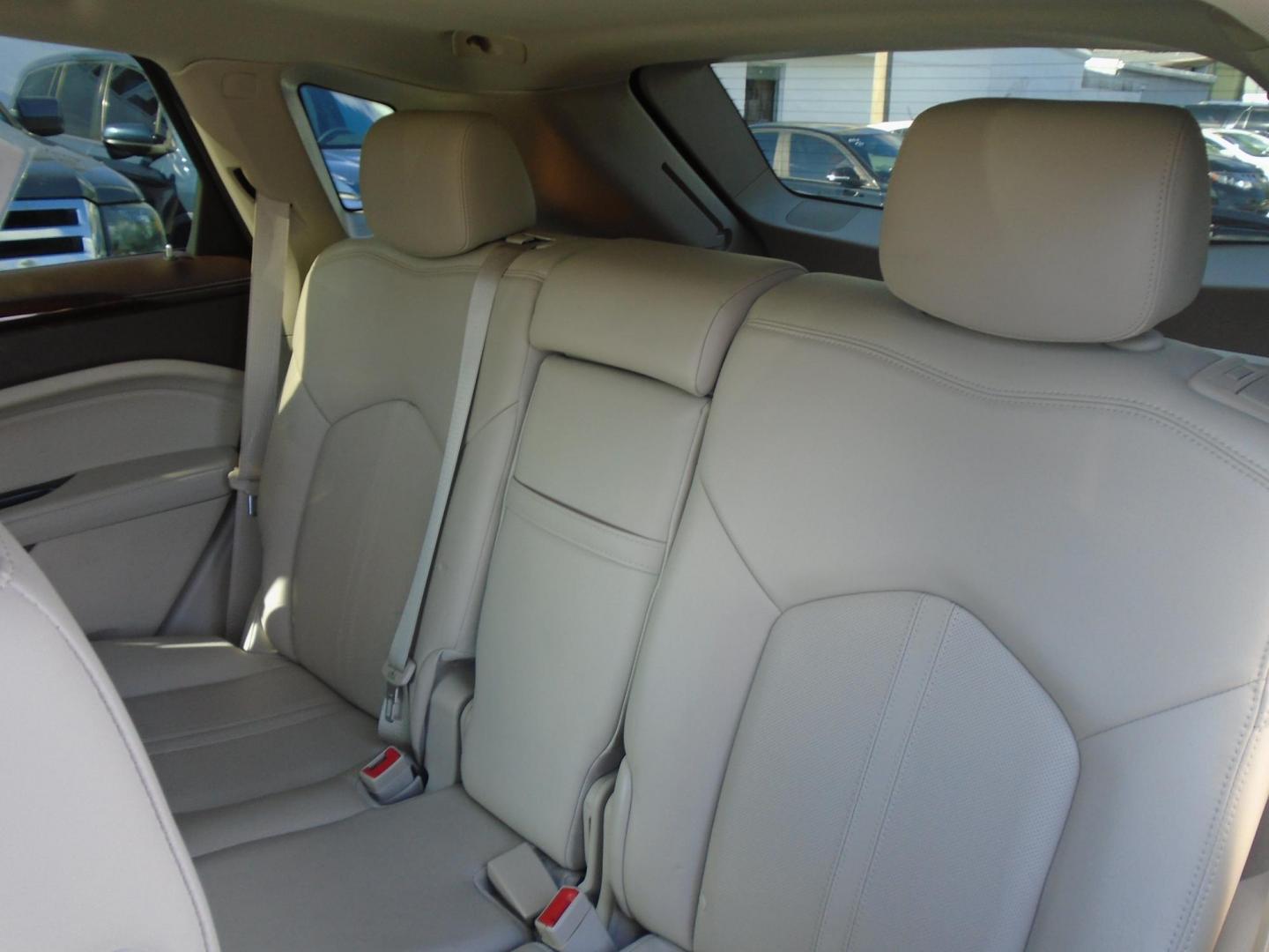 2015 BROWN /Beige Cadillac SRX Luxury Collection FWD (3GYFNBE3XFS) with an 3.6L V6 DOHC 24V FFV engine, 6-Speed Automatic transmission, located at 6112 N Florida Avenue, Tampa, FL, 33604, (888) 521-5131, 27.954929, -82.459534 - 499$ down plus tax & tag. - Photo#11