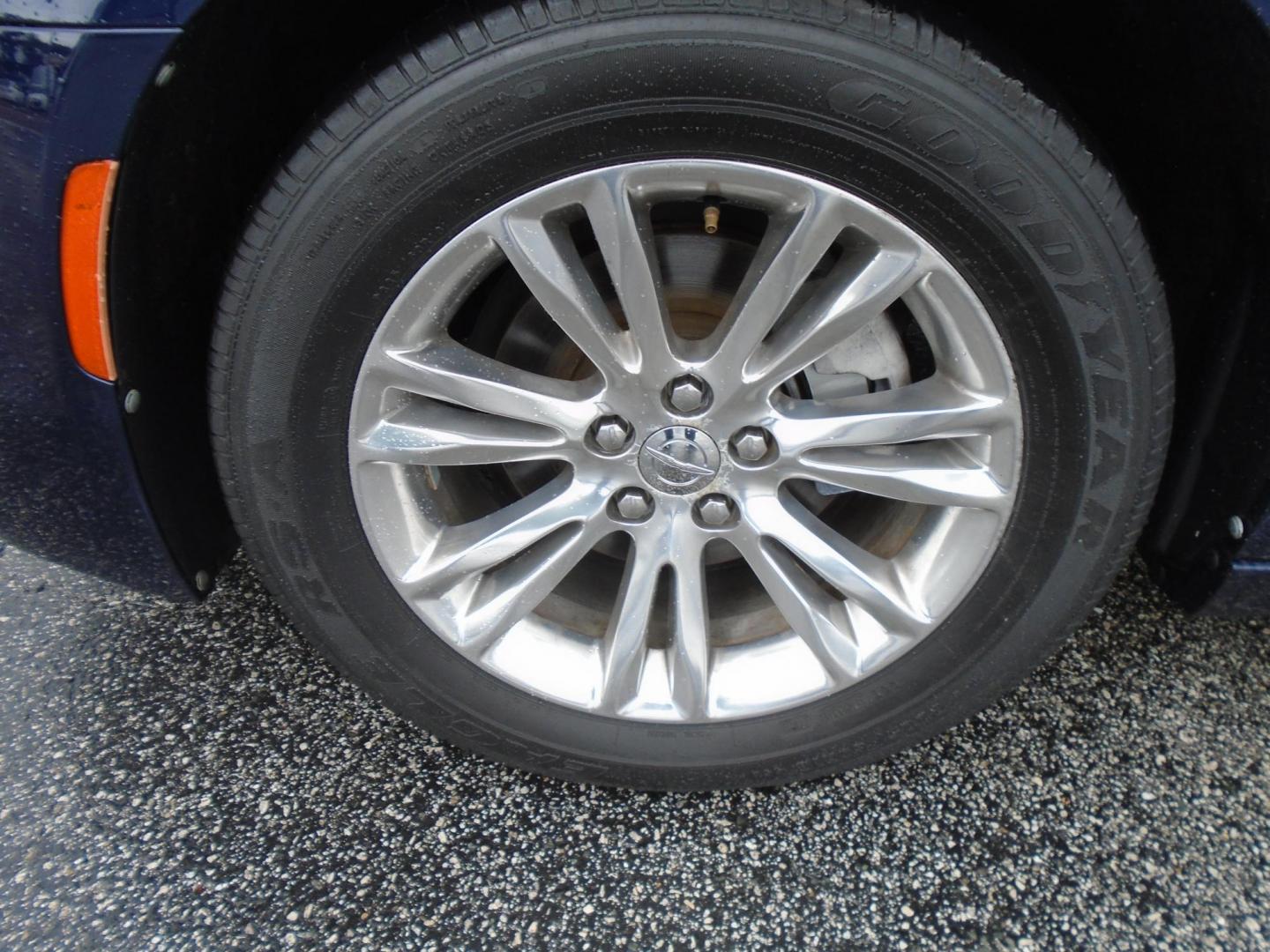 2015 Blue /White Chrysler 300 C RWD (2C3CCAEG1FH) with an 3.6L V6 SOHC 24V engine, 8A transmission, located at 6112 N Florida Avenue, Tampa, FL, 33604, (888) 521-5131, 27.954929, -82.459534 - 499$ down plus tax & tag. - Photo#25