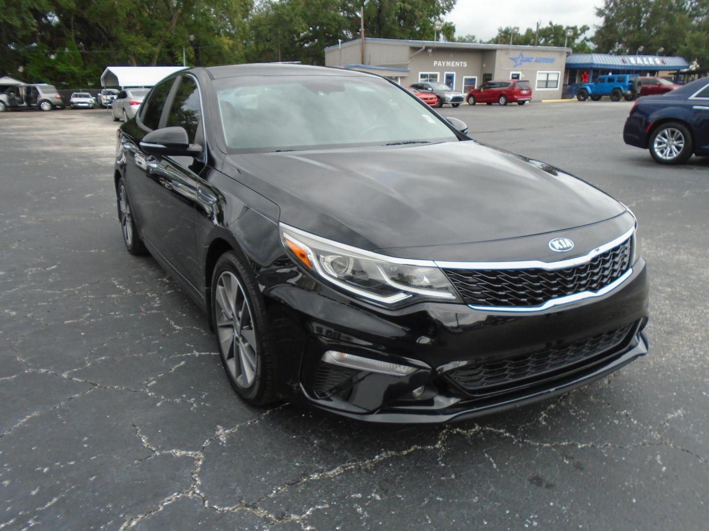 2019 BLACK /BLACK Kia Optima LX (5XXGT4L35KG) with an 2.4L L4 DOHC 16V engine, 6A transmission, located at 6112 N Florida Avenue, Tampa, FL, 33604, (888) 521-5131, 27.954929, -82.459534 - 499$ DOWN PLUS TAX & TAG. - Photo#3
