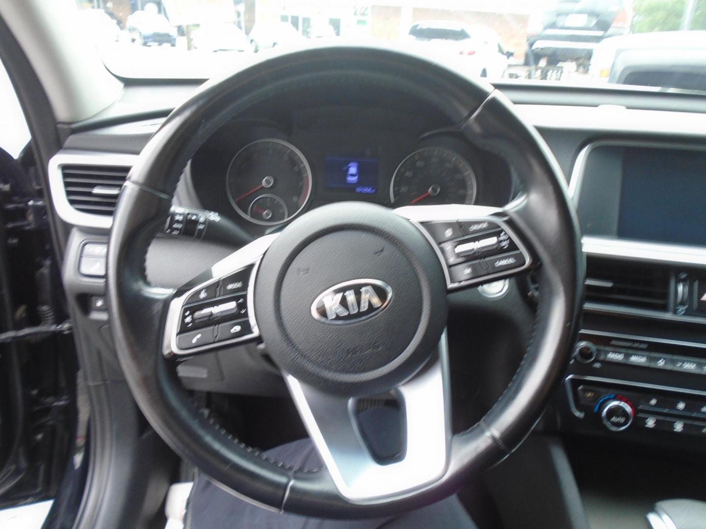 2019 BLACK /BLACK Kia Optima LX (5XXGT4L35KG) with an 2.4L L4 DOHC 16V engine, 6A transmission, located at 6112 N Florida Avenue, Tampa, FL, 33604, (888) 521-5131, 27.954929, -82.459534 - 499$ DOWN PLUS TAX & TAG. - Photo#8