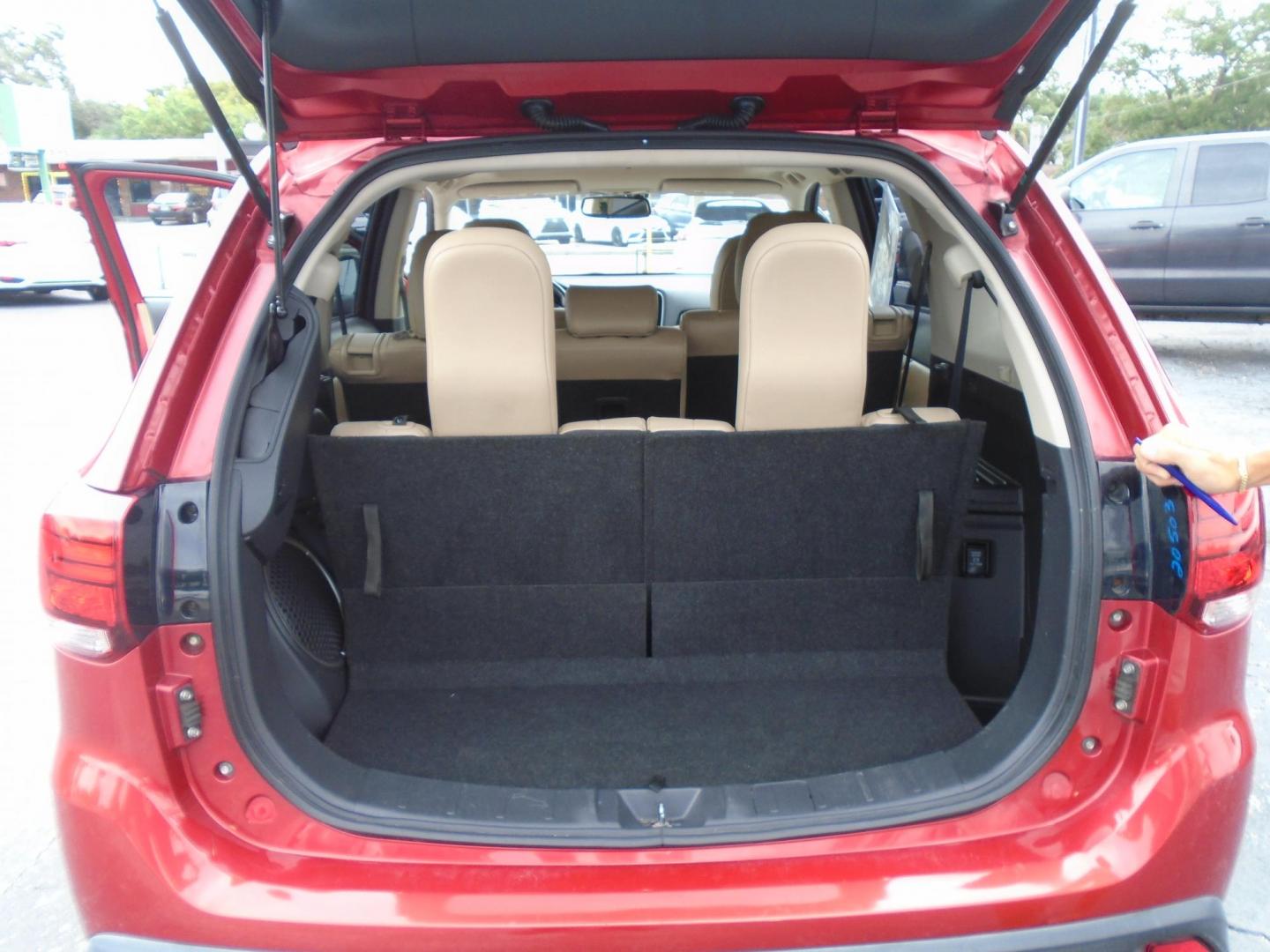 2017 RED /Beige Mitsubishi Outlander SEL 2WD (JA4AD3A3XHZ) with an 2.4L L4 DOHC 16V engine, CVT transmission, located at 6112 N Florida Avenue, Tampa, FL, 33604, (888) 521-5131, 27.954929, -82.459534 - 499$ DOWN PLUS TAX & TAG. - Photo#7