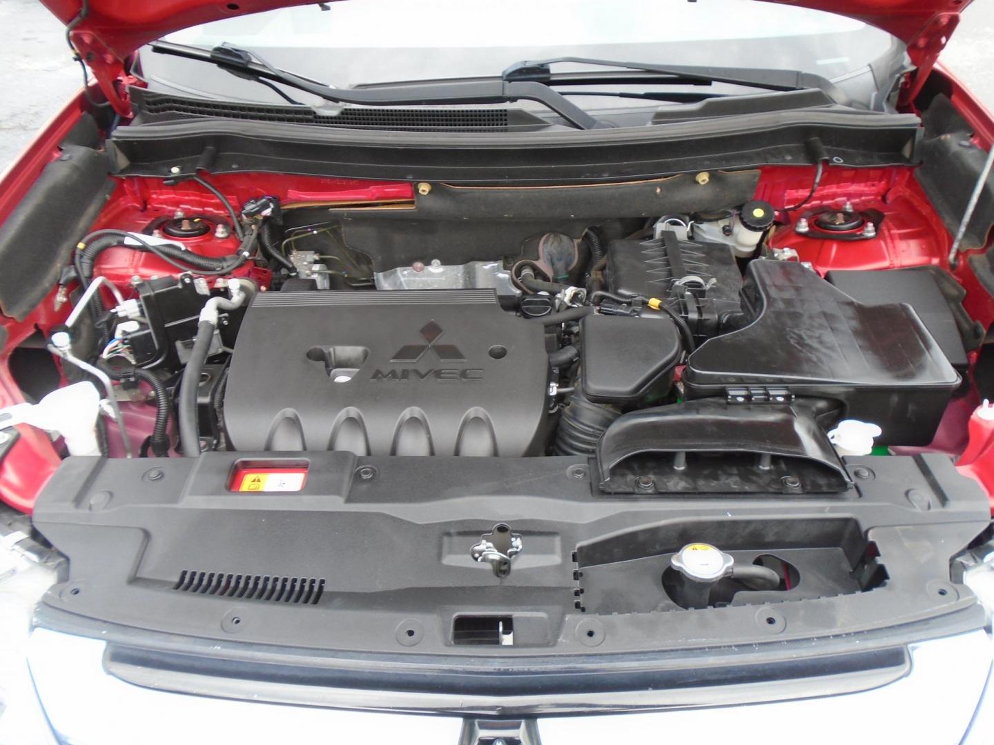 2017 RED /Beige Mitsubishi Outlander SEL 2WD (JA4AD3A3XHZ) with an 2.4L L4 DOHC 16V engine, CVT transmission, located at 6112 N Florida Avenue, Tampa, FL, 33604, (888) 521-5131, 27.954929, -82.459534 - 499$ DOWN PLUS TAX & TAG. - Photo#15