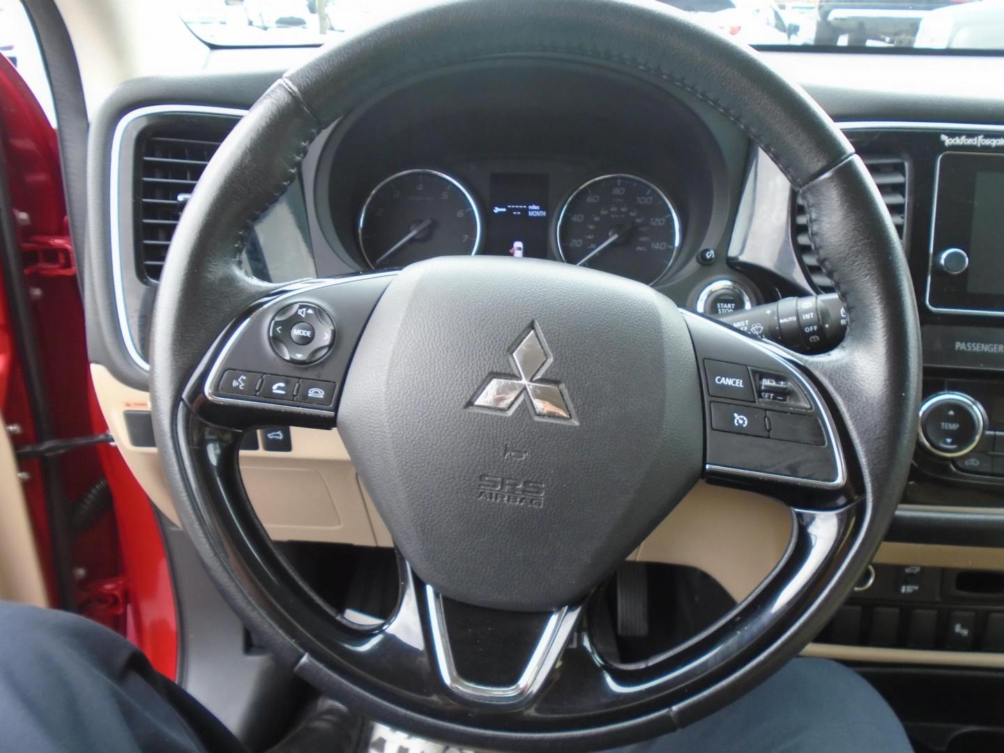 2017 RED /Beige Mitsubishi Outlander SEL 2WD (JA4AD3A3XHZ) with an 2.4L L4 DOHC 16V engine, CVT transmission, located at 6112 N Florida Avenue, Tampa, FL, 33604, (888) 521-5131, 27.954929, -82.459534 - 499$ DOWN PLUS TAX & TAG. - Photo#9