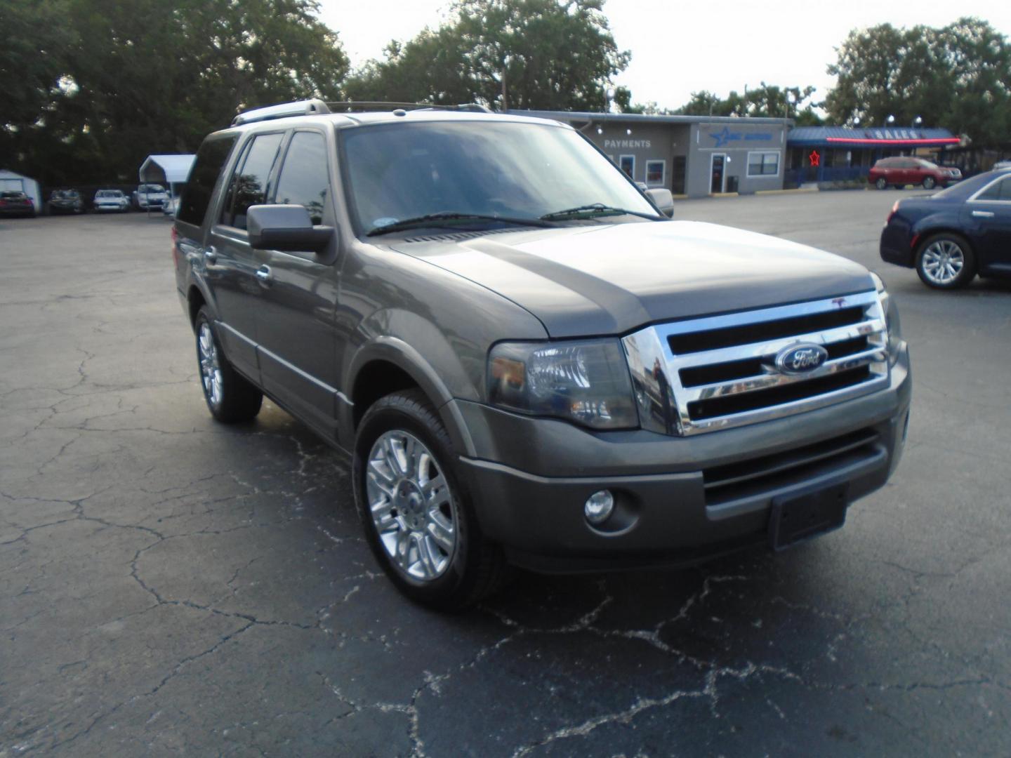 2012 GRAY /Black Ford Expedition Limited 2WD (1FMJU1K53CE) with an 5.4L V8 SOHC 16V FFV engine, 6-Speed Automatic transmission, located at 6112 N Florida Avenue, Tampa, FL, 33604, (888) 521-5131, 27.954929, -82.459534 - 499$ DOWN PLUS TAX & TAG. - Photo#3