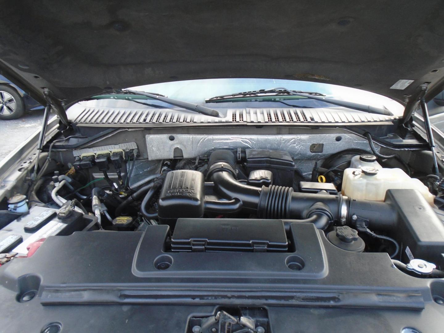 2012 GRAY /Black Ford Expedition Limited 2WD (1FMJU1K53CE) with an 5.4L V8 SOHC 16V FFV engine, 6-Speed Automatic transmission, located at 6112 N Florida Avenue, Tampa, FL, 33604, (888) 521-5131, 27.954929, -82.459534 - 499$ DOWN PLUS TAX & TAG. - Photo#17