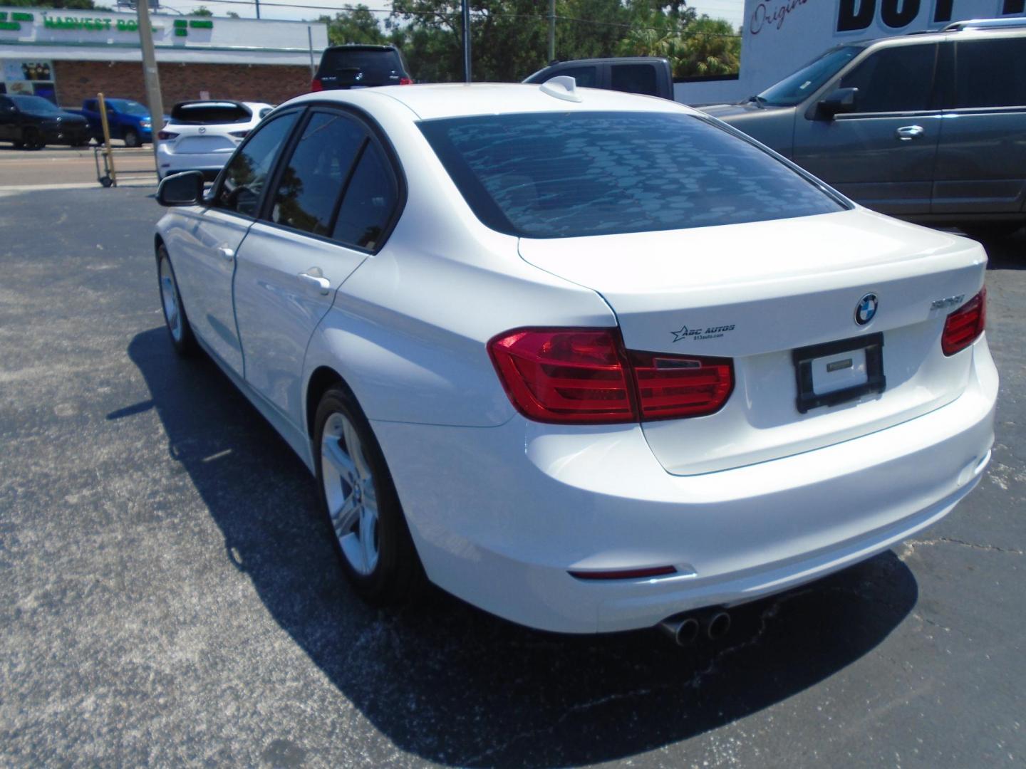 2014 White /Beige BMW 3-Series 328i Sedan (WBA3A5C57EF) with an 2.0L L4 DOHC 16V engine, located at 6112 N Florida Avenue, Tampa, FL, 33604, (888) 521-5131, 27.954929, -82.459534 - 499$ down plus tax & tag. - Photo#6