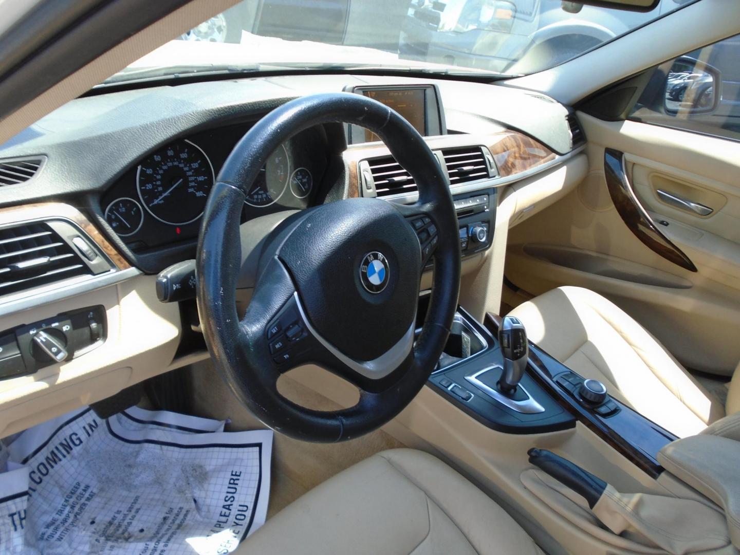 2014 White /Beige BMW 3-Series 328i Sedan (WBA3A5C57EF) with an 2.0L L4 DOHC 16V engine, located at 6112 N Florida Avenue, Tampa, FL, 33604, (888) 521-5131, 27.954929, -82.459534 - 499$ down plus tax & tag. - Photo#9