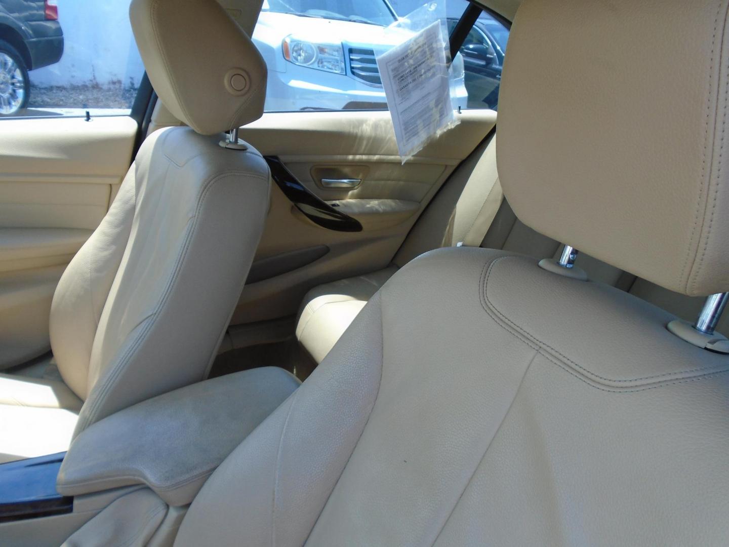 2014 White /Beige BMW 3-Series 328i Sedan (WBA3A5C57EF) with an 2.0L L4 DOHC 16V engine, located at 6112 N Florida Avenue, Tampa, FL, 33604, (888) 521-5131, 27.954929, -82.459534 - 499$ down plus tax & tag. - Photo#12