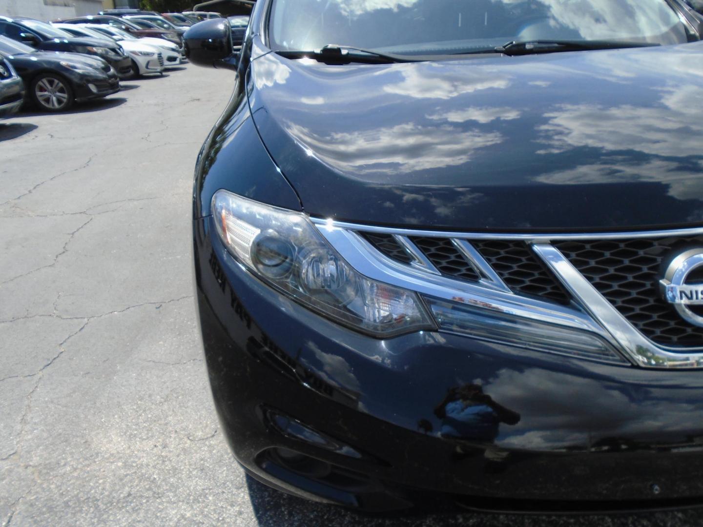 2012 BLACK /Grey Nissan Murano SL AWD (JN8AZ1MW9CW) with an 3.5L V6 DOHC 24V engine, Continuously Variable Transmission transmission, located at 6112 N Florida Avenue, Tampa, FL, 33604, (888) 521-5131, 27.954929, -82.459534 - 499$ down plus tax & tag. - Photo#5