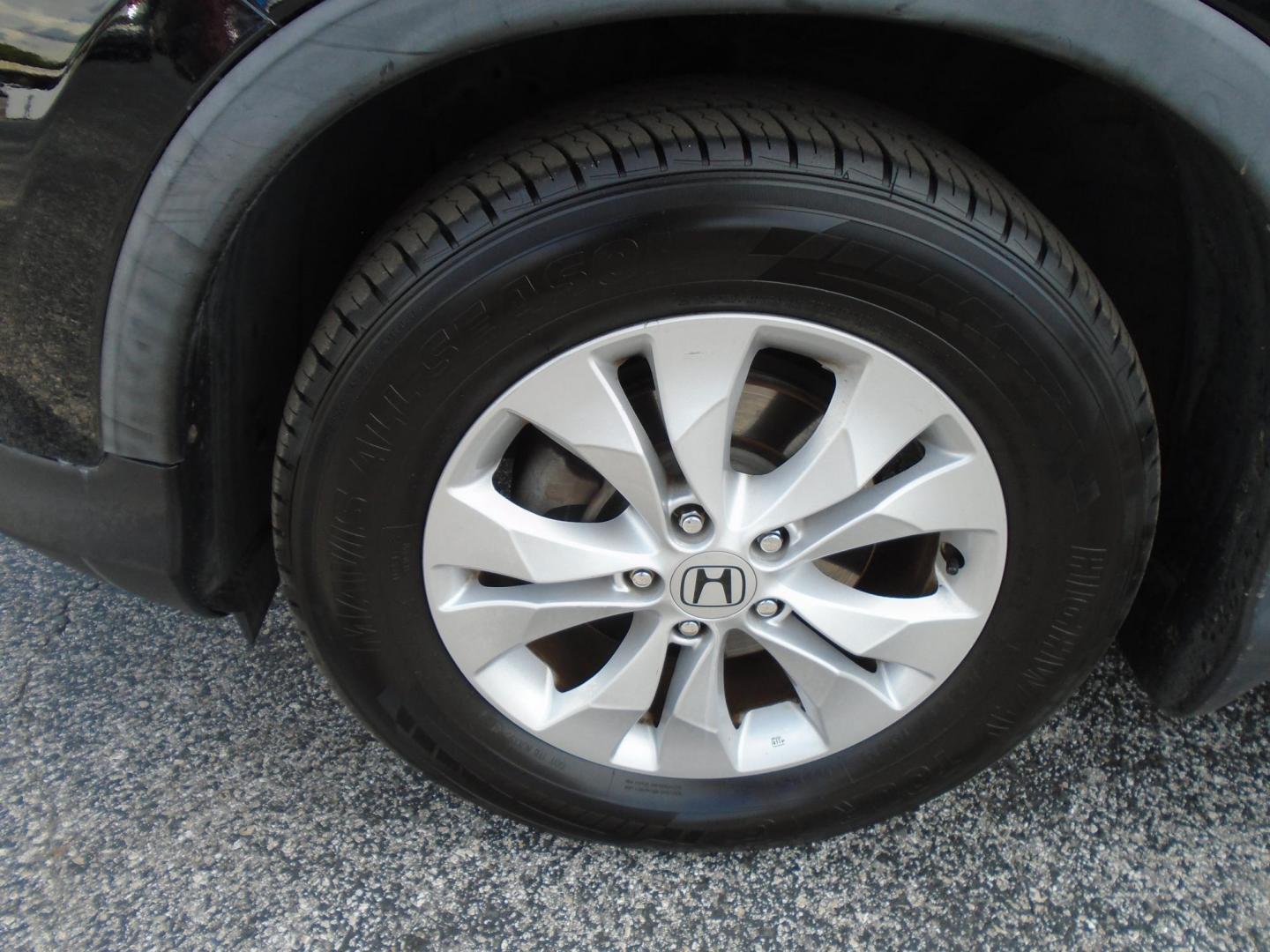 2014 BLACK /Grey Honda CR-V EX-L 2WD 5-Speed AT (2HKRM3H70EH) with an 2.4L L4 DOHC 16V engine, 5-Speed Automatic transmission, located at 6112 N Florida Avenue, Tampa, FL, 33604, (888) 521-5131, 27.954929, -82.459534 - 499$ down plus tax & tag. - Photo#10