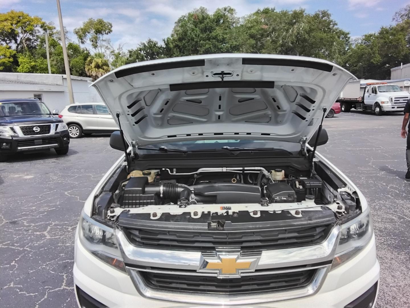 2017 White /Beige Chevrolet Colorado Work Truck Ext. Cab 2WD (1GCHSBEA6H1) with an 2.5L L4 DOHC 16V GAS engine, 6A transmission, located at 6112 N Florida Avenue, Tampa, FL, 33604, (888) 521-5131, 27.954929, -82.459534 - $499 DOWN PLUS TAX & TAG.- Photo#12