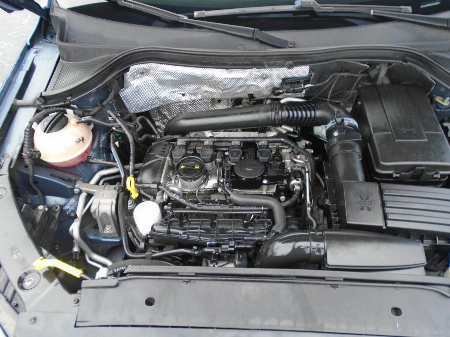 2017 Blue /Black Volkswagen Tiguan SE (WVGAV7AX3HK) with an 2.0L L4 DOHC 16V TURBO engine, 6A transmission, located at 6112 N Florida Avenue, Tampa, FL, 33604, (888) 521-5131, 27.954929, -82.459534 - 499$ down plus tax & tag. - Photo#15
