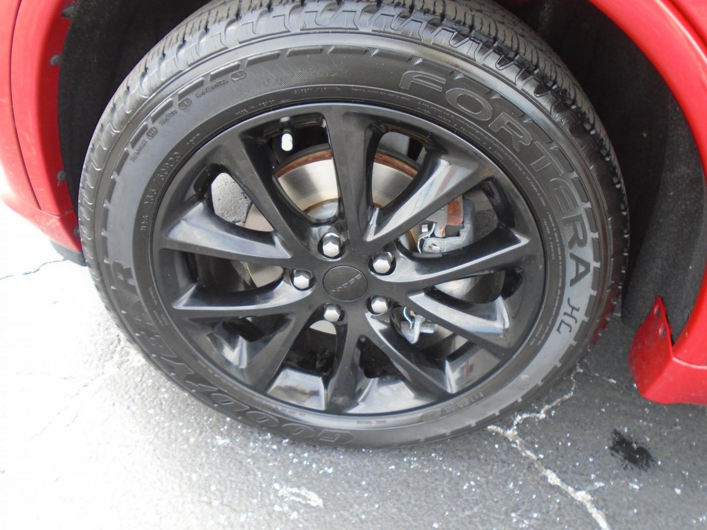 2018 RED /Grey Dodge Durango SXT RWD (1C4RDHAG5JC) with an 3.6L V6 DOHC 24V engine, 8A transmission, located at 6112 N Florida Avenue, Tampa, FL, 33604, (888) 521-5131, 27.954929, -82.459534 - Just $499 down, plus tax and tag. - Photo#7