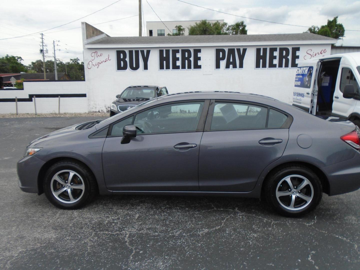 2015 SILVER /Grey Honda Civic SE Sedan CVT (19XFB2F79FE) with an 1.8L L4 SOHC 16V engine, Continuously Variable Transmission transmission, located at 6112 N Florida Avenue, Tampa, FL, 33604, (888) 521-5131, 27.954929, -82.459534 - Just $499 down, plus tax and tag. - Photo#0