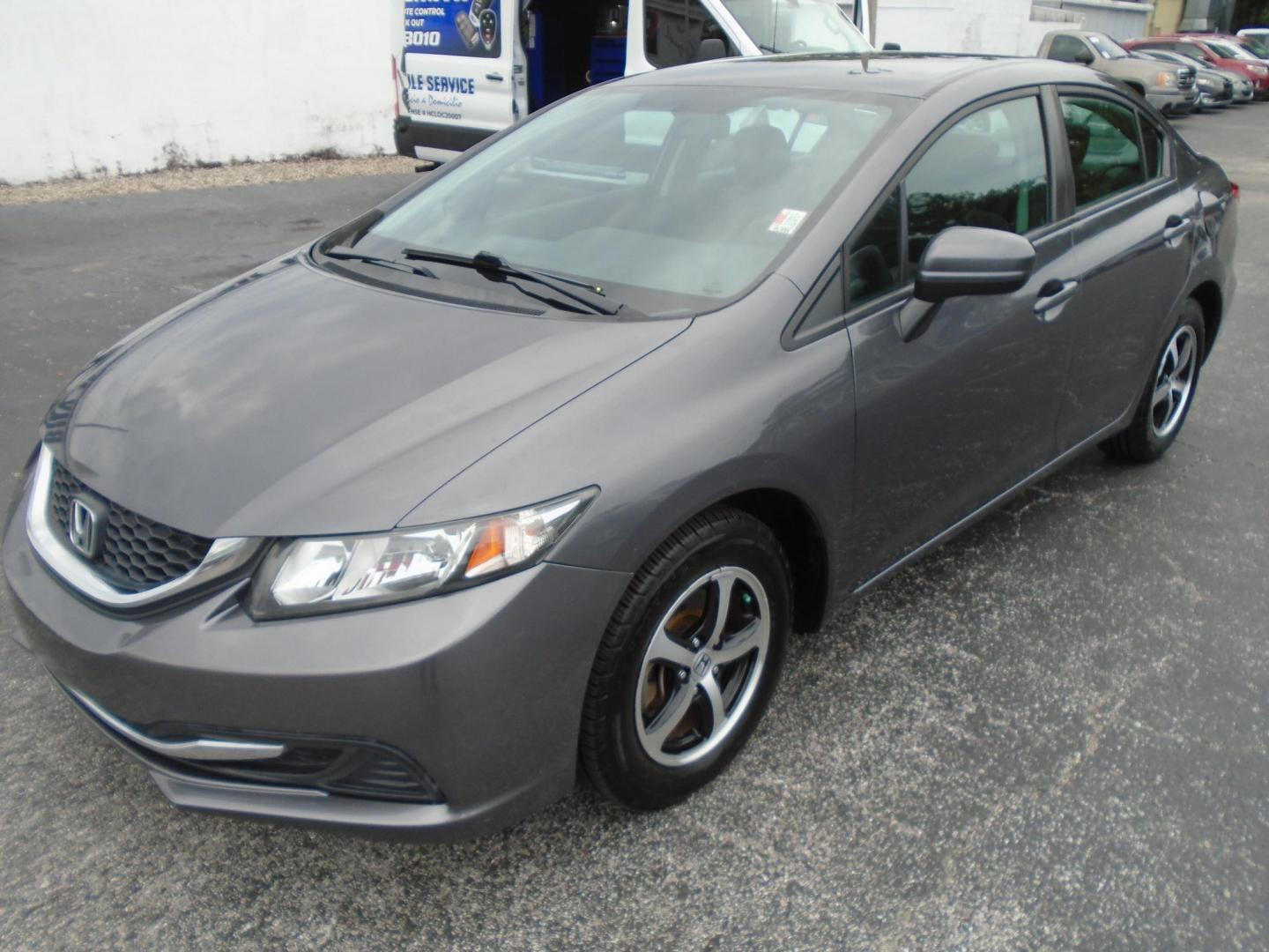 2015 SILVER /Grey Honda Civic SE Sedan CVT (19XFB2F79FE) with an 1.8L L4 SOHC 16V engine, Continuously Variable Transmission transmission, located at 6112 N Florida Avenue, Tampa, FL, 33604, (888) 521-5131, 27.954929, -82.459534 - Just $499 down, plus tax and tag. - Photo#2