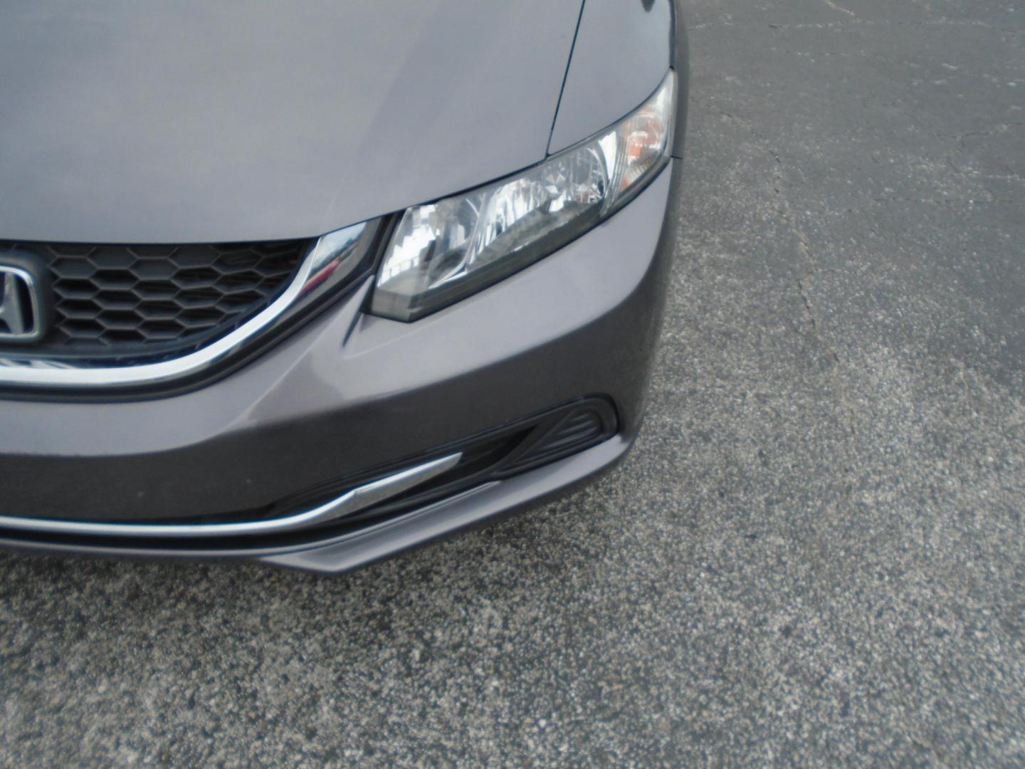 2015 SILVER /Grey Honda Civic SE Sedan CVT (19XFB2F79FE) with an 1.8L L4 SOHC 16V engine, Continuously Variable Transmission transmission, located at 6112 N Florida Avenue, Tampa, FL, 33604, (888) 521-5131, 27.954929, -82.459534 - Just $499 down, plus tax and tag. - Photo#3